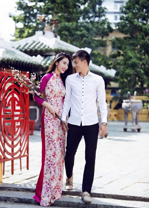 Thuy Tien diu dang di chua dau nam cung Cong Vinh-Hinh-3